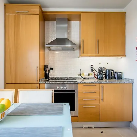 Corcovada, Sunny And Bright T1 With Large Terrace, Apartment