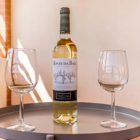 Apartment Corcovada, Sunny And Bright T1 With Large Terrace, Albufeira