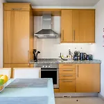 Corcovada, Sunny And Bright T1 With Large Terrace, Apartamento