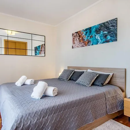 Corcovada, Sunny And Bright T1 With Large Terrace, Apartament Albufeira