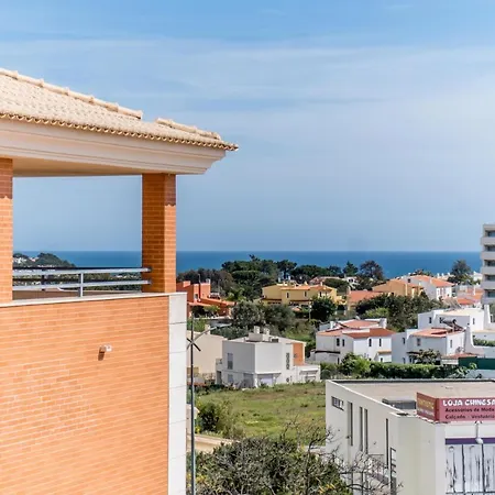 Corcovada, Sunny And Bright T1 With Large Terrace, Appartement Albufeira